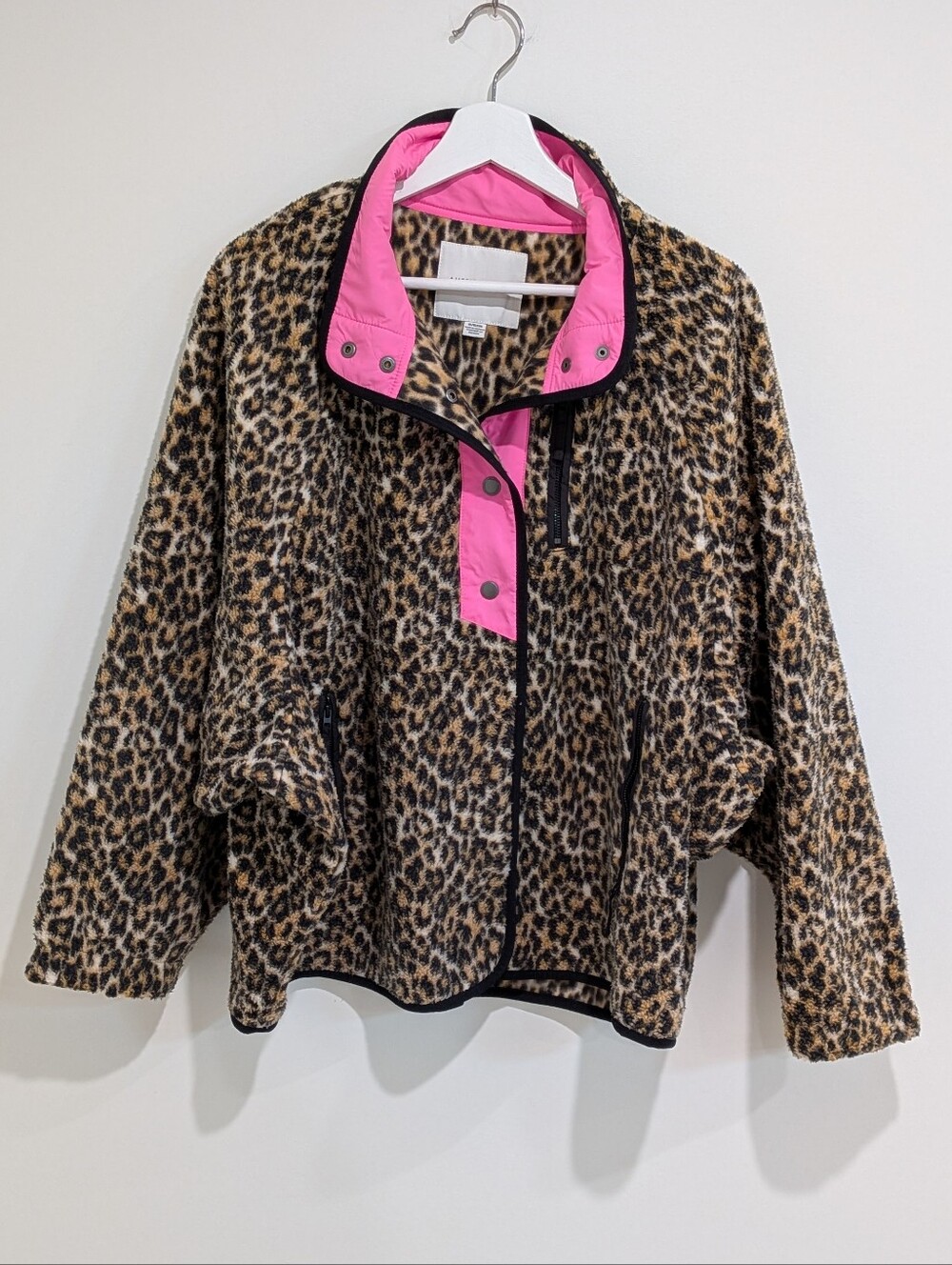 AE Womens Leopard Print Pink Trim Sherpa Size XL Y2K Edgy Cozy Retro 2000s